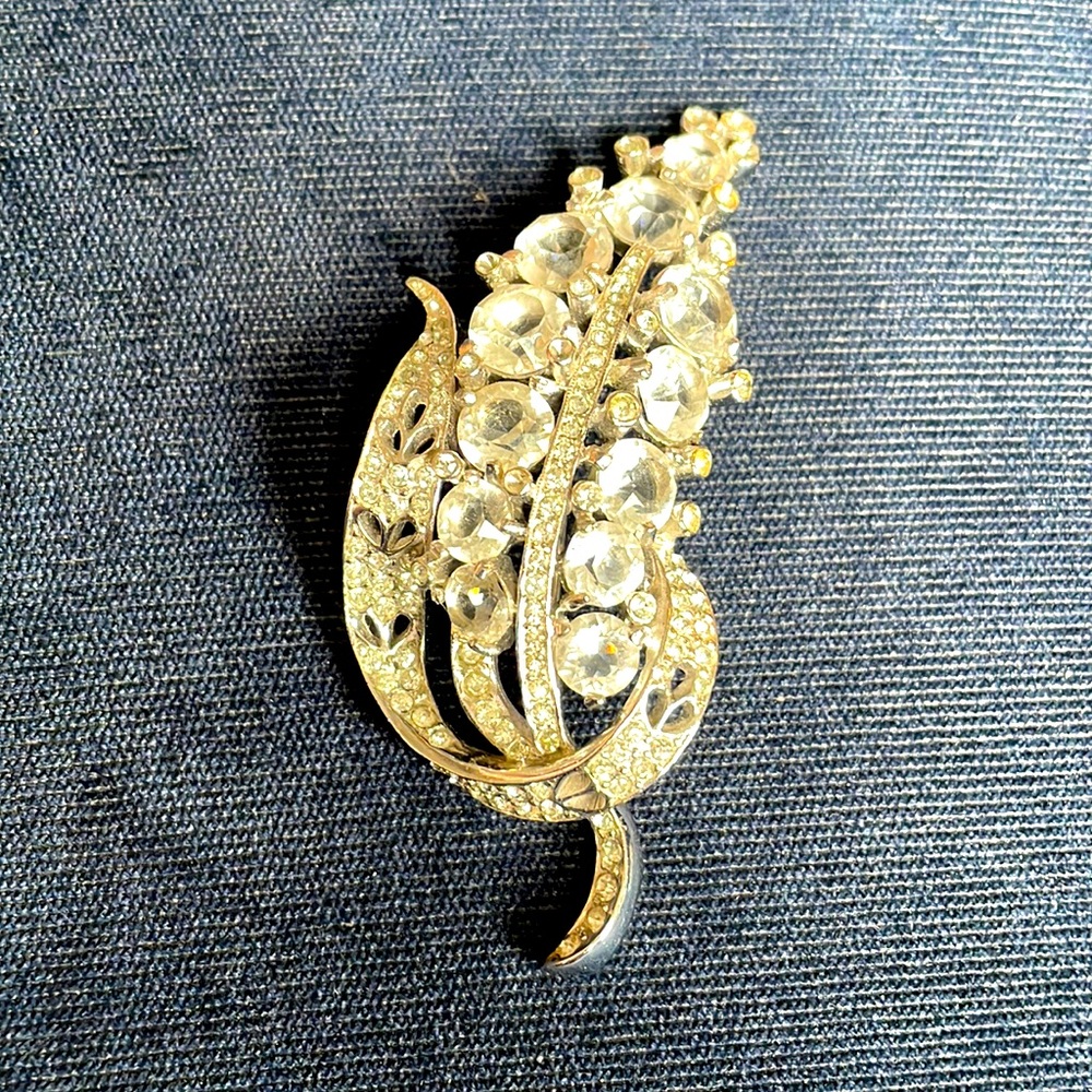 Vintage rhinestone leaf silver pin